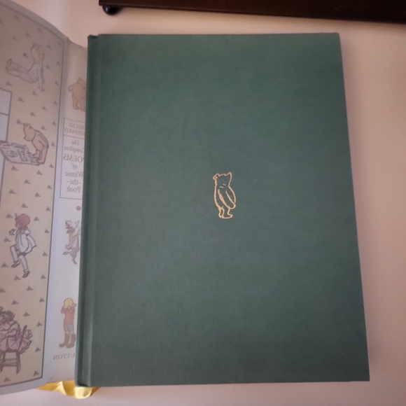 Winnie-the-pooh Bundle - Nursery - Picture 10 of 15